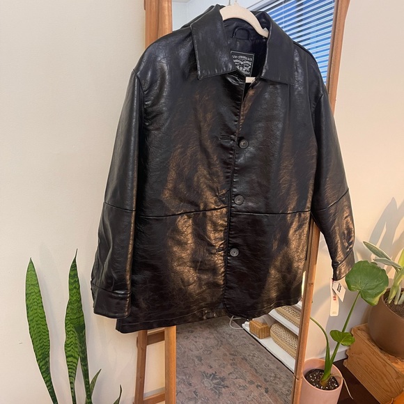 SOLD. BNWT Levi’s Black Vegan Leather Jacket - Picture 8 of 11